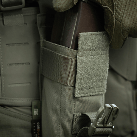 M-Tac kaksiosainen lipastasku Fastex-sululla Cordura 500D AR- ja AK-lippaisiin, sopii sotilaalliselle ja ulkoilmakäytölle