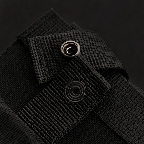 M-Tac Mag Drop Pouch Elite MOLLE-kiinnikkeillä ja pikavapautusjärjestelmällä, mustassa kankaassa.
