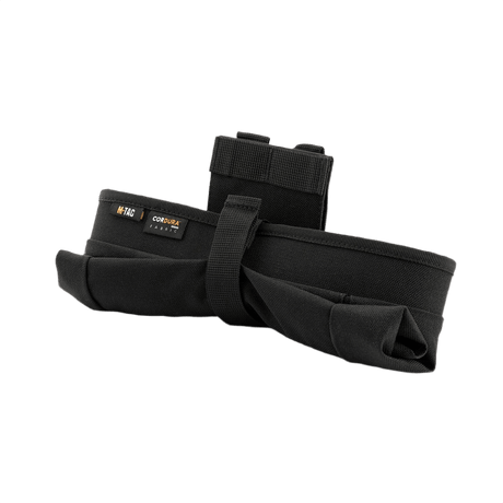 M-Tac Mag Drop Pouch Elite mustana nopeaan lippaiden vaihtoon, suunniteltu MOLLE-kiinnikkeillä ja pikavapautusjärjestelmällä.