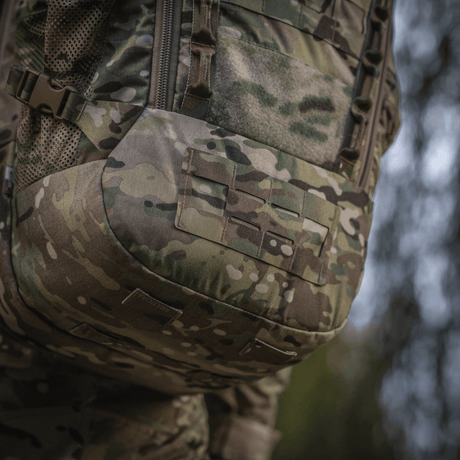 M-Tac Large Gen.IV Elite maastokuvioitu, valmistettu Cordura 500D:stä ja Cordura 1000D:stä lisäkestävyyttä varten.