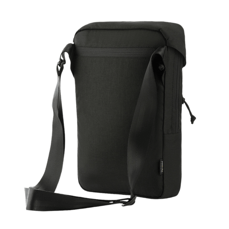 M-Tac Magnet XL Bag Elite tablet- og skuldertaske med magnetisk låsesystem og aftagelig velcro-panel.