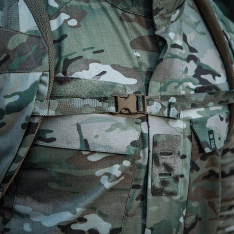 Yksityiskohtainen kuva M-Tac Gun Backpack Case 125 cm Gen.II Elite:stä camokuvioinnilla, näyttää vahvan Cordura-rakenteen