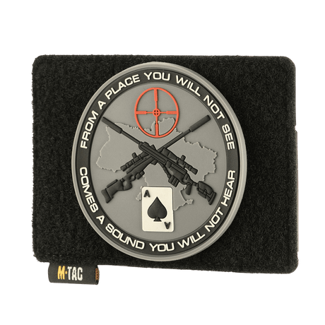 M-Tac Taktisk Morale Patch Display Board Hook and Loop Molle 120x85 patchilla ja symboleilla MOLLE-järjestelmiin.