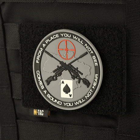 M-Tac Taktisk Morale Patch Display Board Hook and Loop Molle 120x85 tarkka-ampuja-aihe mustalla taustalla. Sopii MOLLE-järjestelmiin.
