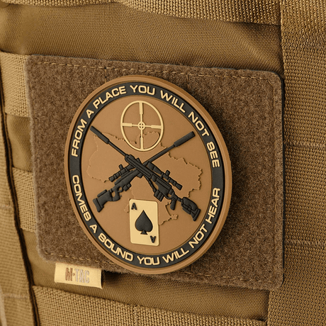 M-Tac Taktisk Morale Patch Display Board Hook and Loop Molle 120x85 huomiota herättävällä patchilla ja MOLLE-kiinnityksellä.