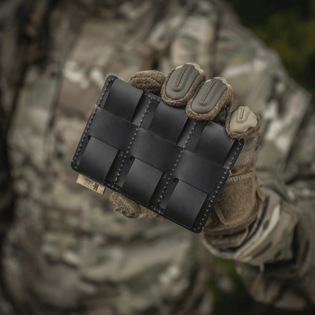 M-Tac paneeli patcheille MOLLE 120x85 plastbase, krog & løkke overflade, sopii patcheille ja ID:lle, pidetään sotilaan camo-asussa