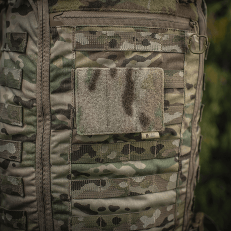 M-Tac paneeli patcheille MOLLE 120x85. MOLLE-kiinnitys, hook & loop patcheille ja ID:lle, plastbase vakautta varten. Koko: 120x85 mm