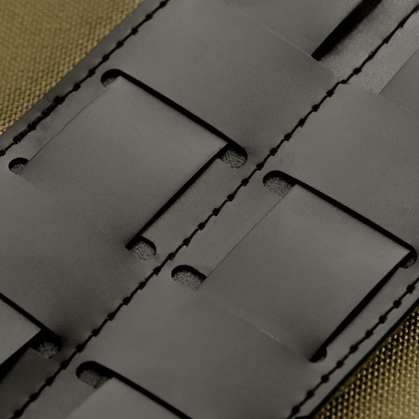 M-Tac paneeli patcheille MOLLE 80x135 plastbaseilla ja hook & loop overflade patchien kiinnitykseen, koko: 80 x 135 mm