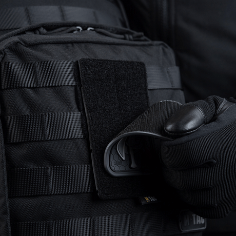 M-Tac paneeli patcheille MOLLE 80x135 MOLLE-kiinnitystä varten, hook & loop overflade, plastbase vakautta varten, 80x135 mm