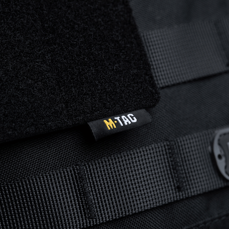 M-Tac paneeli patcheille MOLLE 80x135 plastbaseilla ja hook & loop overflade patcheille ja ID:lle MOLLE-järjestelmissä
