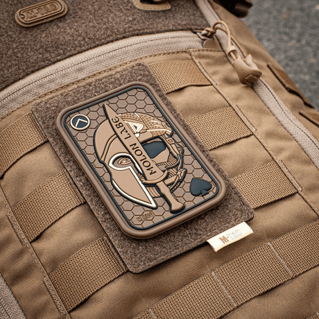 M-Tac paneeli patcheille MOLLE 80x135, hook ja loop -pinta repussa