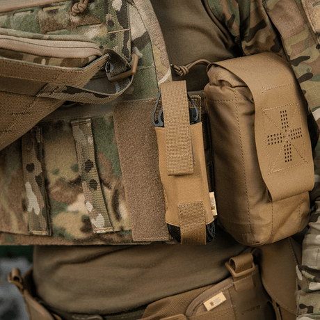 M-Tac Tourniquet Pouch Elastisk VELCRO Gen.II käytössä taktisen liivin kanssa, nopea pääsy C-A-T tourniquetiin, Cordura 500D