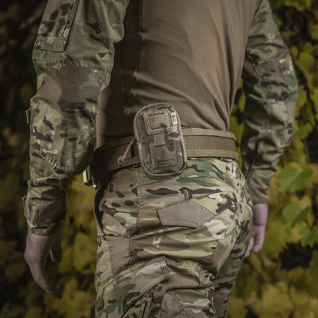M-Tac PC Utility Pouch Elite vyökiinnityksellä, MOLLE-järjestelmä, camo-tausta, valmistettu kestävästä 500D Cordurasta