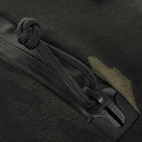 Lähikuva M-Tac Sphaera Hex Hardsling Taske Gen.II Elite -vetoketjudetaljista Cordura-materiaalissa ja Hex-polyesterissä.