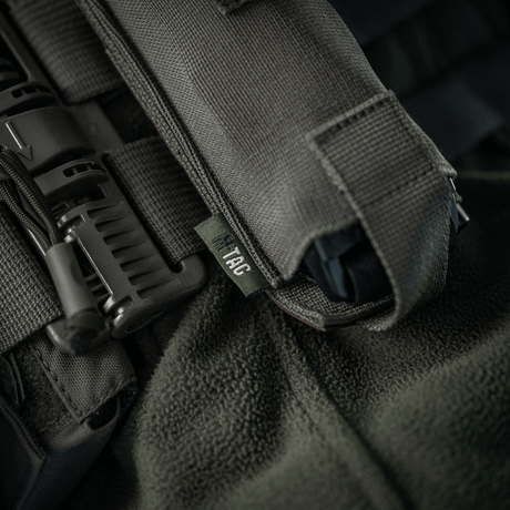 M-Tac Elastinen Tourniquet Pouch Molle Gen.III Cordura Squadron -materiaalista, 15x5 cm, kuminauhalla tourniquetille ja kynälle.