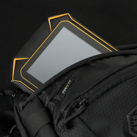 M-Tac Sphaera Hex Hardsling Gen.II Elite piilotetulla tablettitaskulla, Cordura-materiaali ja hex-polyesteri.