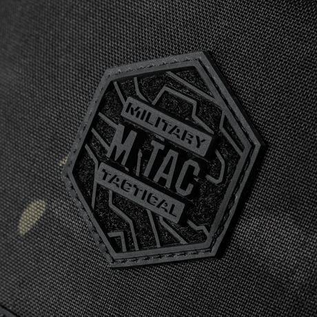 M-Tac Satellite Magnet -laukku Elite Hex, yksityiskuva laukusta sotilastaktiikka-logolla, monitoimiorganisaattori Cordura-materiaalista.