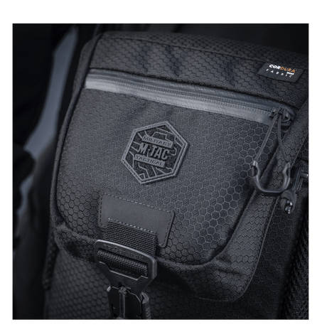 M-Tac Satellite Magnettaske Gen. II Elite Hex, musta Cordura Hex, NIJ-sertifiointi, painotus materiaalissa ja yksityiskohdissa, galleria-asento 1.