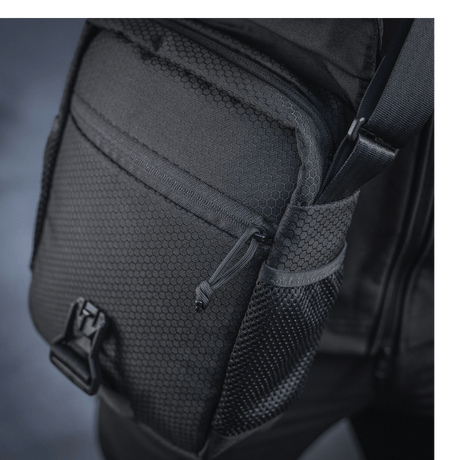 M-Tac Satellite Magnettaske Gen. II Elite Hex, musta Cordura Hex, NIJ-sertifiointi, näkyvä tasku ja säädettävä remmi, galleria-asento 1.