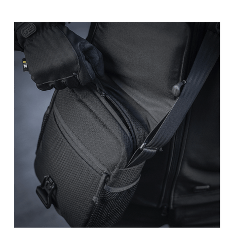 M-Tac Satellite Magnettaske Gen. II Elite Hex, musta Cordura Hex, NIJ-sertifiointi ja vetoketjun yksityiskohdat, galleria-asento 1.
