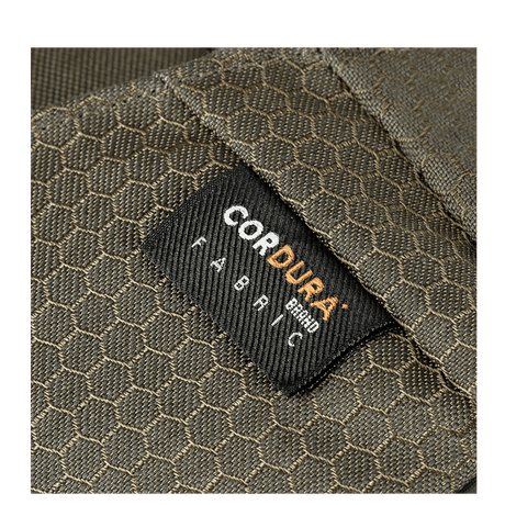 Lähikuva Cordura-kangasetiketistä M-Tac Magnet XL Taske Elite Hexissä, kuusikulmainen kuvio.