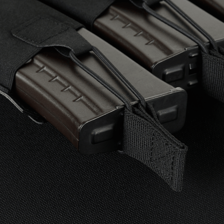 M-Tac Elastinen Triple Magazine Pouch Elite pitää AK/AR-lippaat turvallisesti Cordura 500D-materiaalilla ja MOLLE-kiinnityksellä.