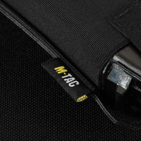 M-Tac Elastinen Triple Magazine Pouch Elite kestävästä Cordura 500D:stä sivuhihnalla turvalliseen lippaiden säilytykseen.