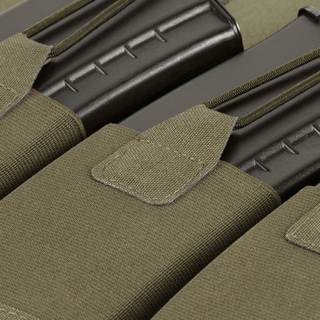 M-Tac Elastinen Triple Magazine Pouch Elite kolmelle AK/AR-lippaalle, kestävä Cordura 500D-materiaali, MOLLE-yhteensopaiset kiinnitysmahdollisuudet.