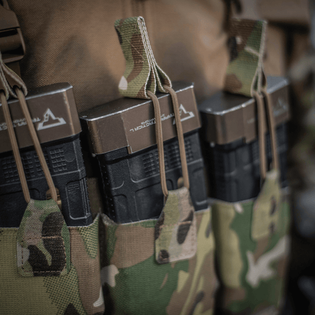 M‑Tac Elastinen Single Magazine Pouch Elite lippaiden kanssa kompaktissa ja toimivassa MOLLE-yhteensopivassa muotoilussa, maastokuvio