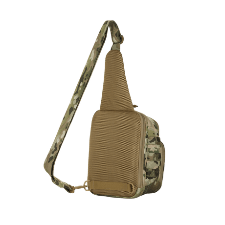 M-Tac Cross Bag Elite Hex sivulta nähtynä, camo-kuosi, säädettävä olkahihna, valmistettu Cordura 500:sta, sopii päivittäiseen käyttöön.