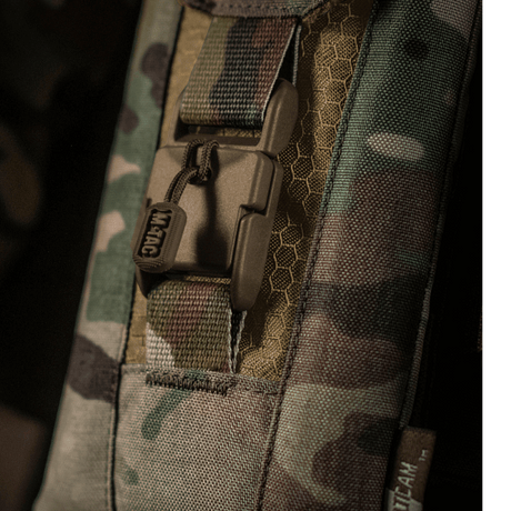 M-Tac Smartphone Lomme Elite Large Hex maastokuvioisena WJ-magneettisoljella, valmistettu kulutusta kestävästä CORDURA HEX -materiaalista.