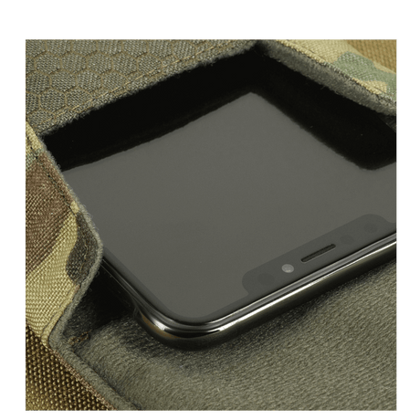 M-Tac Smartphone Lomme Elite Large Hex kestävästä Cordura-materiaalista magneettisoljella, suojaa älypuhelimia jopa 6,5 tuumaa.