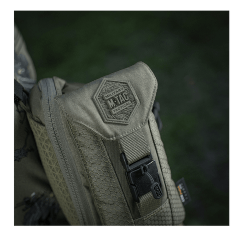 M-Tac Smartphone Lomme Elite Large Hex valmistettu kestävästä CORDURA HEX -materiaalista WJ-magneettisoljella, sopii jopa 6,5 tuuman puhelimille.