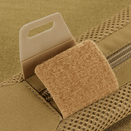 M‑Tac olkahihnan pehmike 40 mm Elite, robusti Cordura ja 3D-mesh ventilointiin ja paineenlievitykseen. Yksityiskohta remmistä ja tarrakiinnityksestä.
