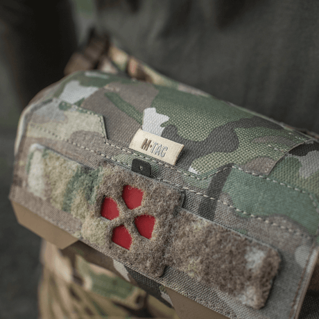 M-Tac Horizontal Medical Pouch Elite kentällä maastokuvioinnilla, Cordura 500D ja YKK AquaGuard -vetoketju.