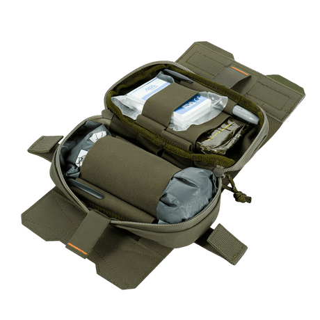 M-Tac Horizontal Medical Pouch Elite avattuna järjestetyillä ensiapuvälineillä, sopii kentälle, valmistettu kestävästä Cordura-materiaalista.