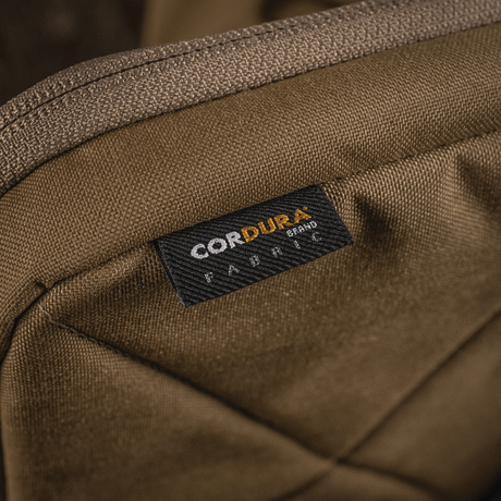 M-Tac Utility Organizer Slim Elite lähikuva Cordura 500D:n kestävästä kankaasta turvallista säilytystä ja järjestelyä varten