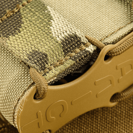 M-Tac lippastasku Kolchan AK/AR Miniille, kestävä Cordura, NIJ-sertifiointi, yksityiskohtainen näkemys materiaalista ja sulkimesta, galleria-asento 1.