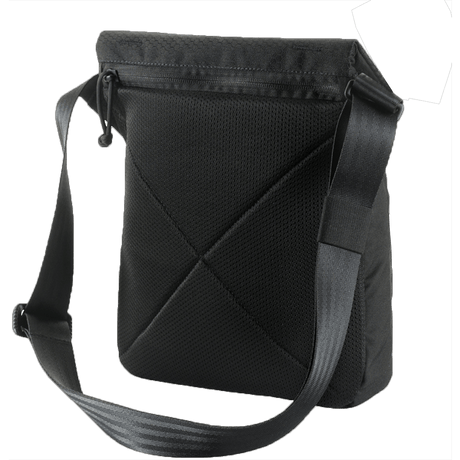 M-Tac Konvert Taske Elite mustana, säädettävä olkahihna, Cordura 500D ja Hex 1000D -materiaalit.