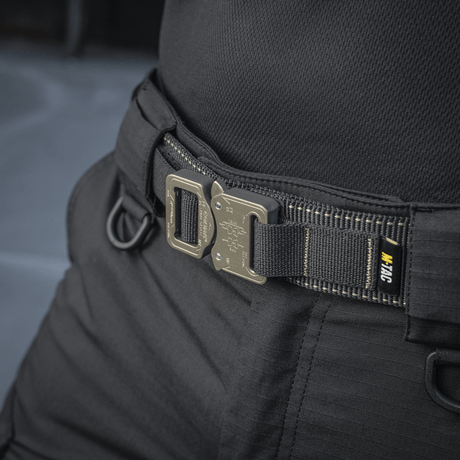 M-Tac Taktisk Bælte med Cobra-spænde i sort nylon, perfekt til militær og skytter, med robust 25 mm Cobra-spænde fra Austrialpin.
