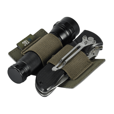 M-Tac Modulær Indsats Small (2 sektioner) taskulamppu ja multitool kiinnitetty elastisilla remmeillä. Kestävä polymeerikomposiitti.