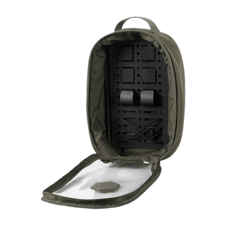 M-Tac Modul Insert Molle 11x19, Laser Cut avoimessa laukussa, näyttää sisätilan erikoislokeroilla EDC-kitille.