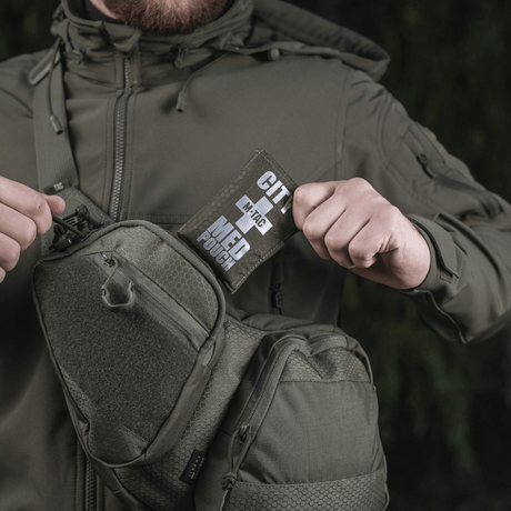 M-Tac City Med Pouch Hex, kestävä kuusikulmio-kuvioitu ripstop, kompakti ensiapupakkaus, galleria-asento 1.