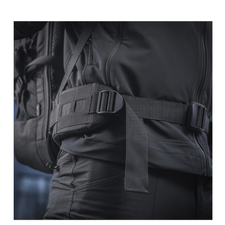 Yksityiskohta M-Tac Rygsæk Large Elite Hex Gen. IV -repusta ergonomisella muotoilulla ja kestävästä Cordura-kankaasta.