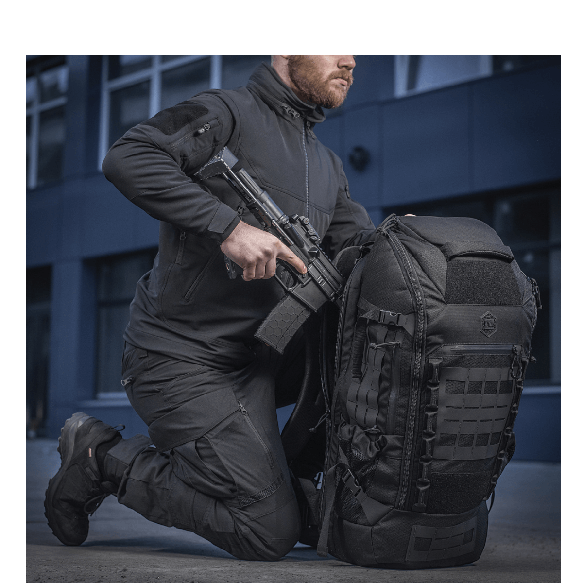 M-Tac Rygsæk Large Elite Hex Gen. IV med ergonomisk design i Cordura materiale, ideel til sikker transport.