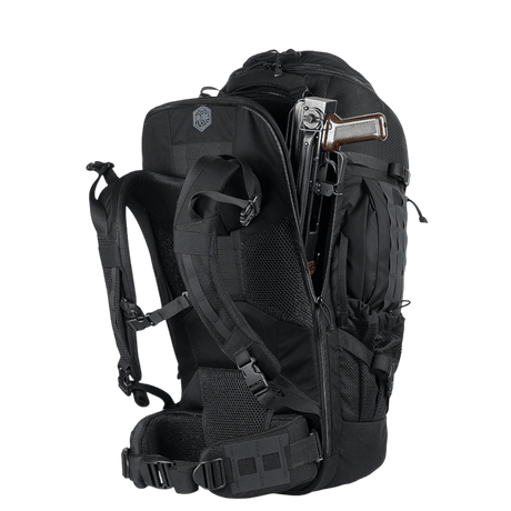 M-Tac Rygsæk Large Elite Hex Gen. IV mustana, näyttää aseiden kantotoiminnon ja tukevan Cordura-materiaalin. Sopii ulkoiluseikkailuihin.
