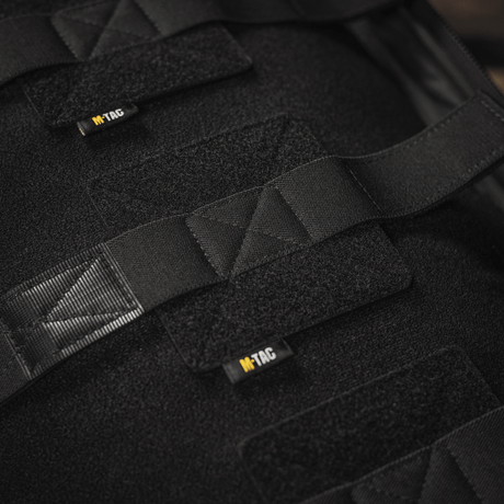 M-Tac insertit reppuun (3 kpl) musta Velcro ja hihnat optimaaliseen kiinnitykseen aseille ja varusteille laukkuissa.