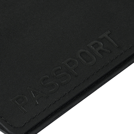 M‑Tac Pascover modernista polymerikomposiitista "Passport"-painatuksella, suojaa passia kulumiselta. Sopii ukrainalaisille ja ulkomaisille passeille.