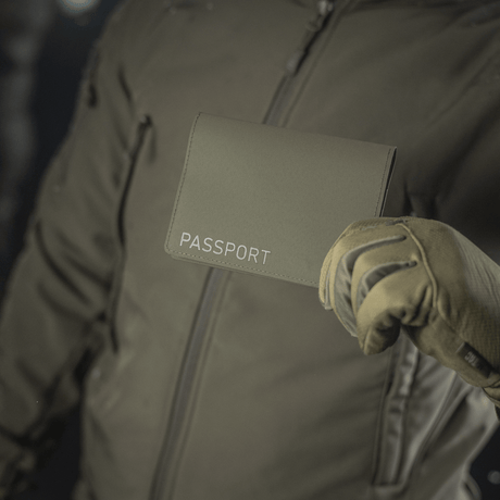 M‑Tac Pascover modernista polymerikomposiitista suojaa passia kulumiselta ja vaurioilta, käytännöllinen ja kestävä matkalle.