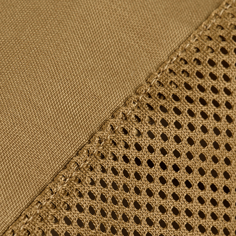 Yksityiskohta M‑Tac Magasinsæk Dump Pouch Lite Elite Cordura 500D -materiaalista, tuuletuksella ja tukevalla rakenteella.